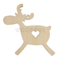 Drewniana zawieszka - renifer: wycinanka ze sklejki brzozowej w kształcie renifera z wyciętym serduszkiem.