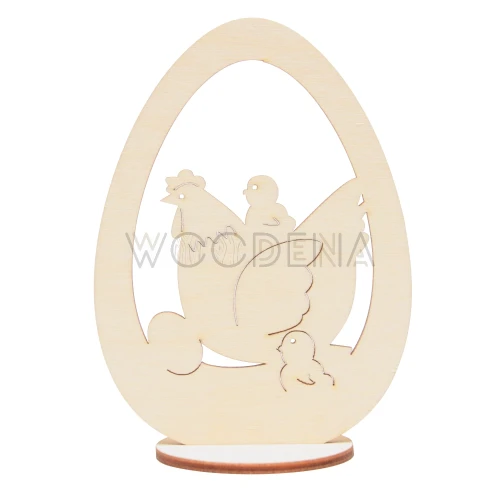 Drewniana ozdoba jajko wielkanocne z kurką na podstawce