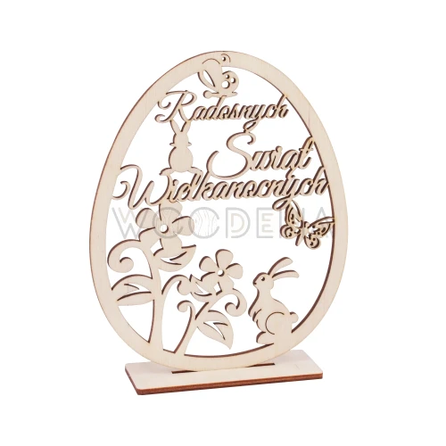 Drewniane jajko wielkanocne z życzeniami na podstawce