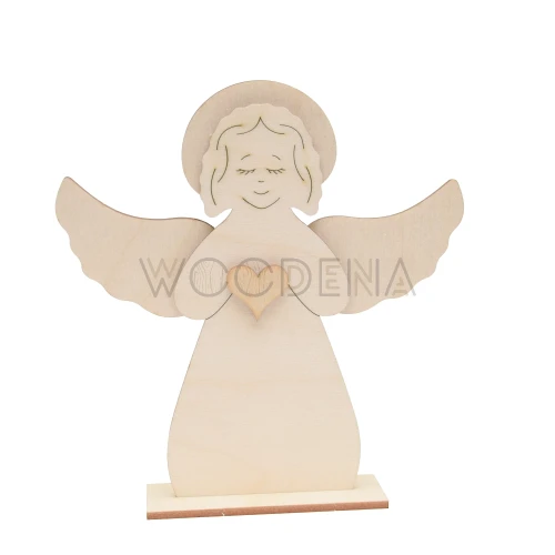 Drewniany anioł na podstawce z sercem