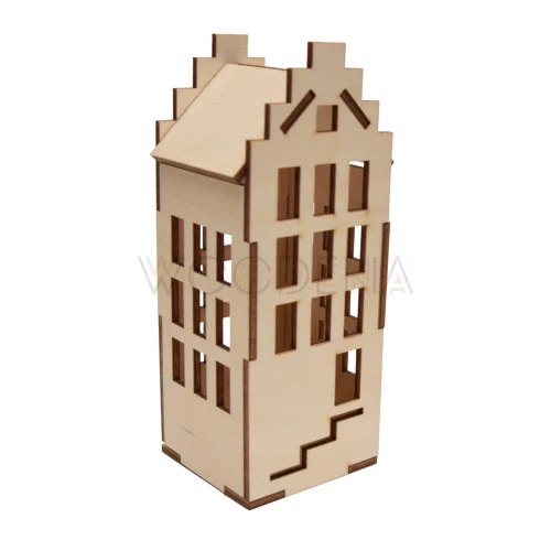 Drewniany lamion domek kamieniczka z okienkami