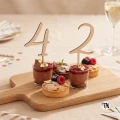 Drewniany topper cyfra 4