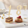 Złota cyfra 8 na tort
