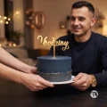 Złoty topper na tort urodzinowy