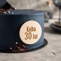 Drewniany Dekor koło z grawerem imie + cyfra + lat na tort