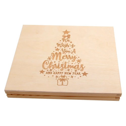 A wooden engraved box for Merci
