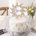 Topper "love" w wianku pomalowany