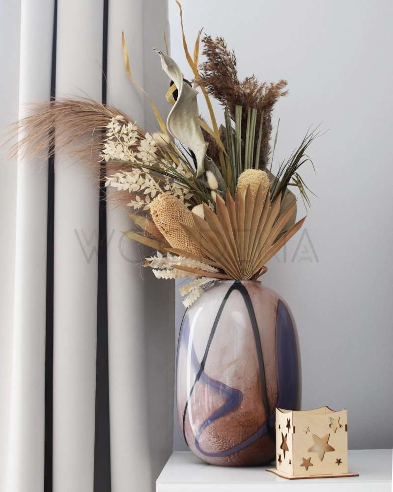 Drewniany lampion z gwiazdkami