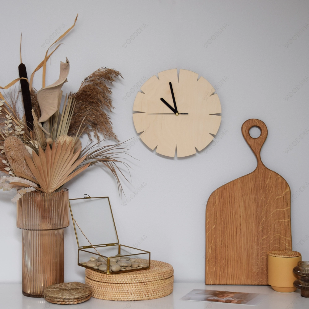 Okrągły zegar na ścianę z drewna