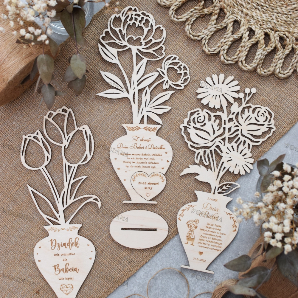Drewniane kwiaty z życzeniami na Dzień Babci i Dziadka