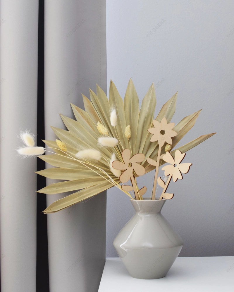 Drewniane kwiaty w doniczce